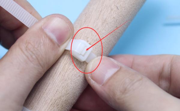 扎帶怎么解開？簡單一招解開！